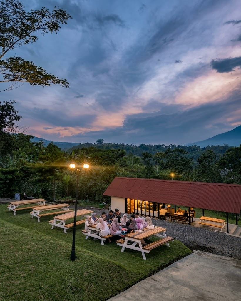 Kafe Garland Barnville, salah satu mitra lokal di Garut