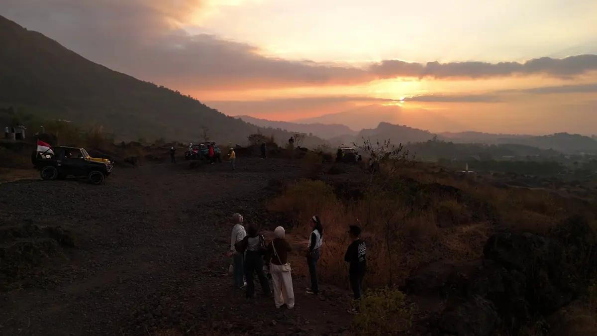 Sunrise di savana Gunung Guntur